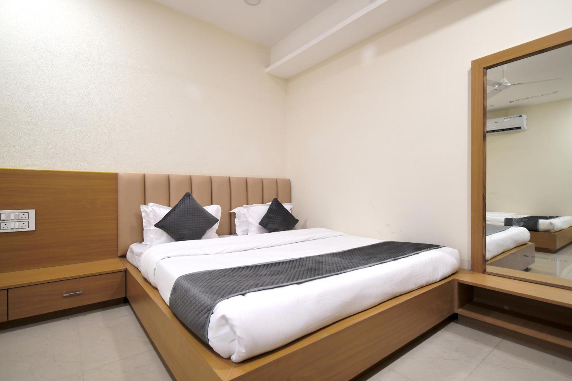 Hotel Shivlok Udždžain Pokoj fotografie