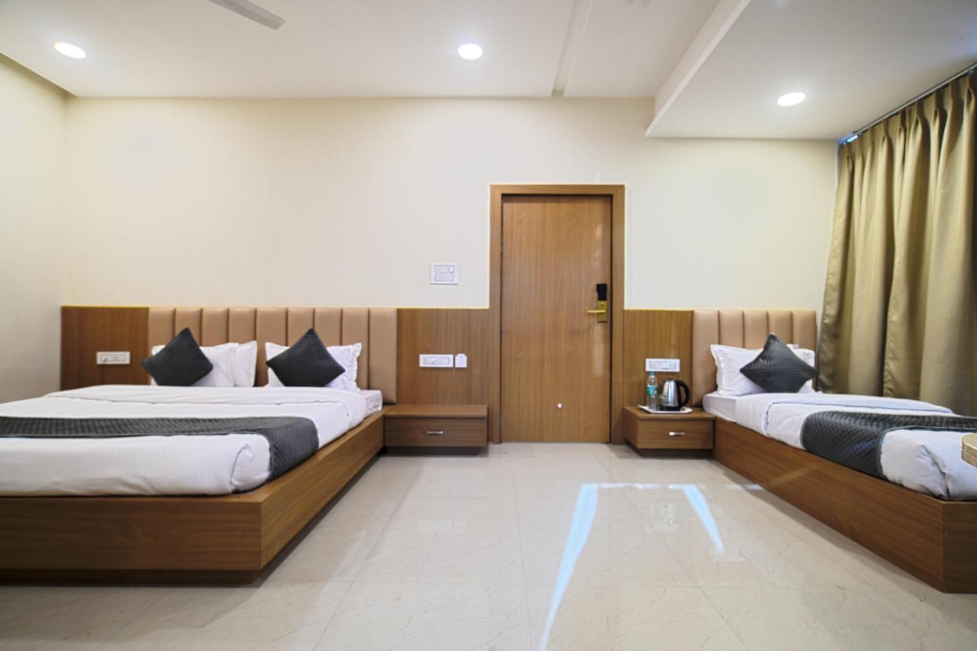 Hotel Shivlok Udždžain Pokoj fotografie