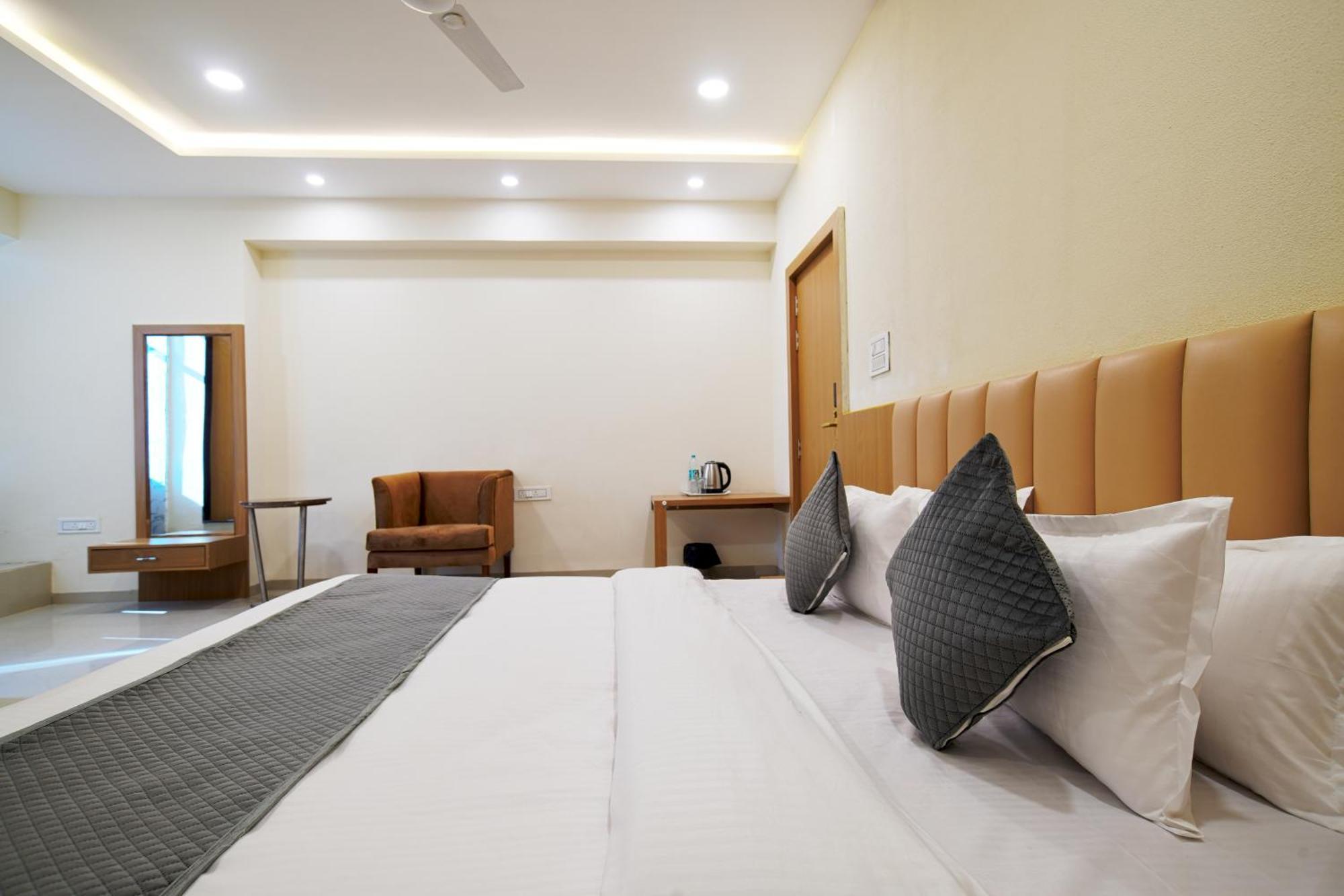Hotel Shivlok Udždžain Pokoj fotografie