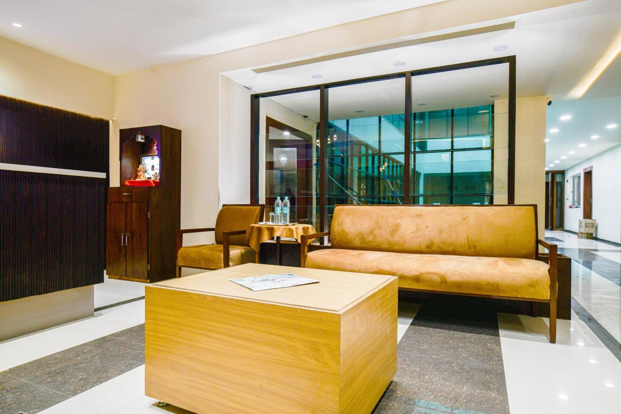 Hotel Shivlok Udždžain Exteriér fotografie