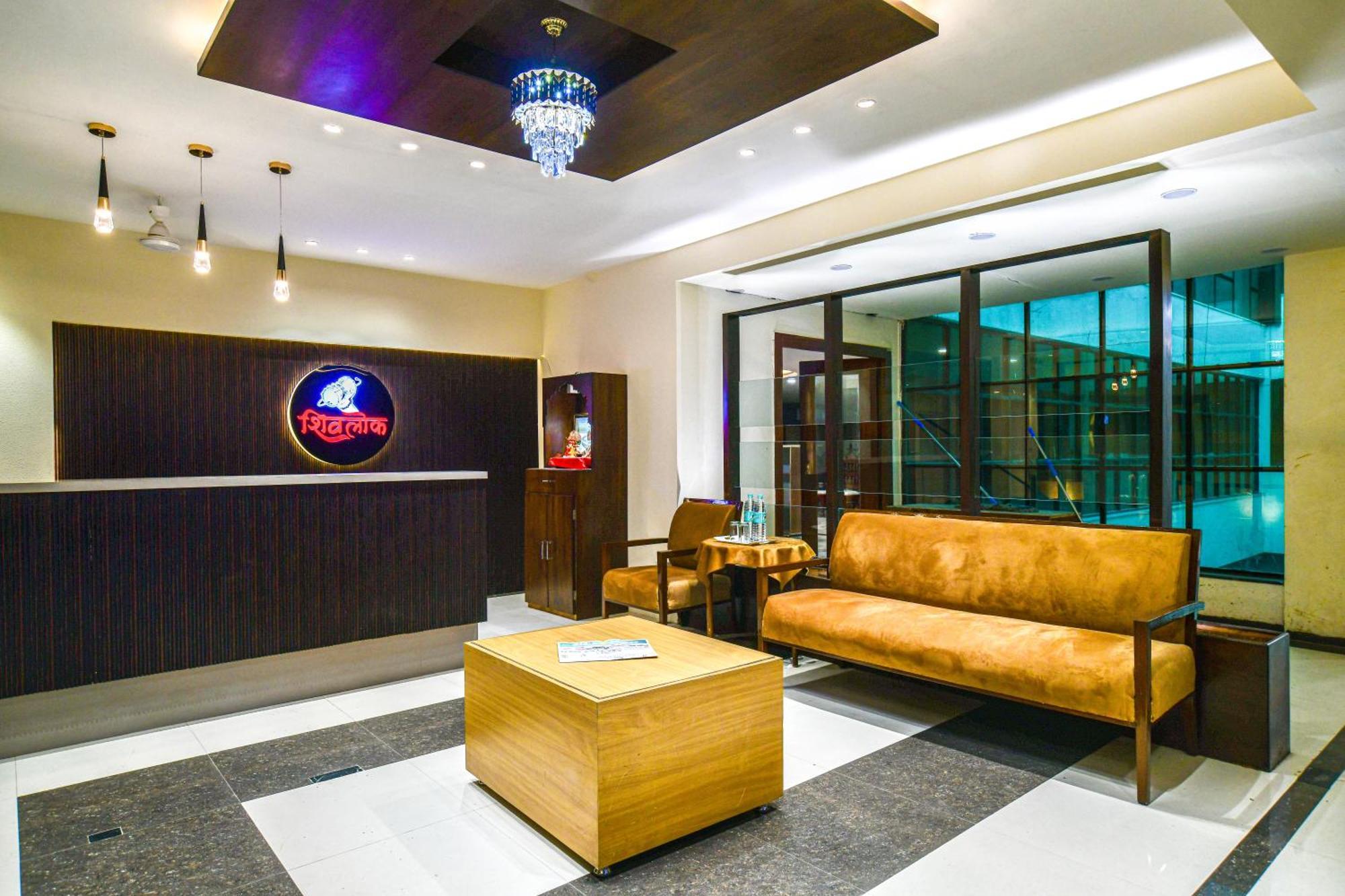 Hotel Shivlok Udždžain Exteriér fotografie