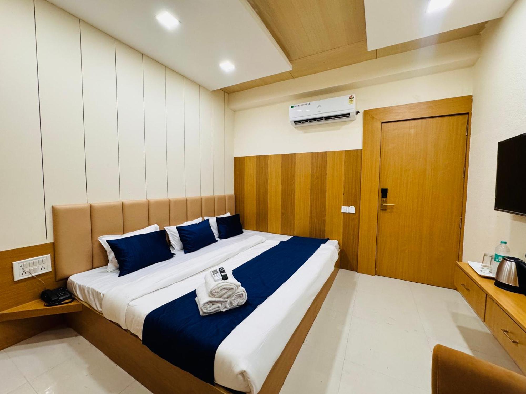 Hotel Shivlok Udždžain Exteriér fotografie