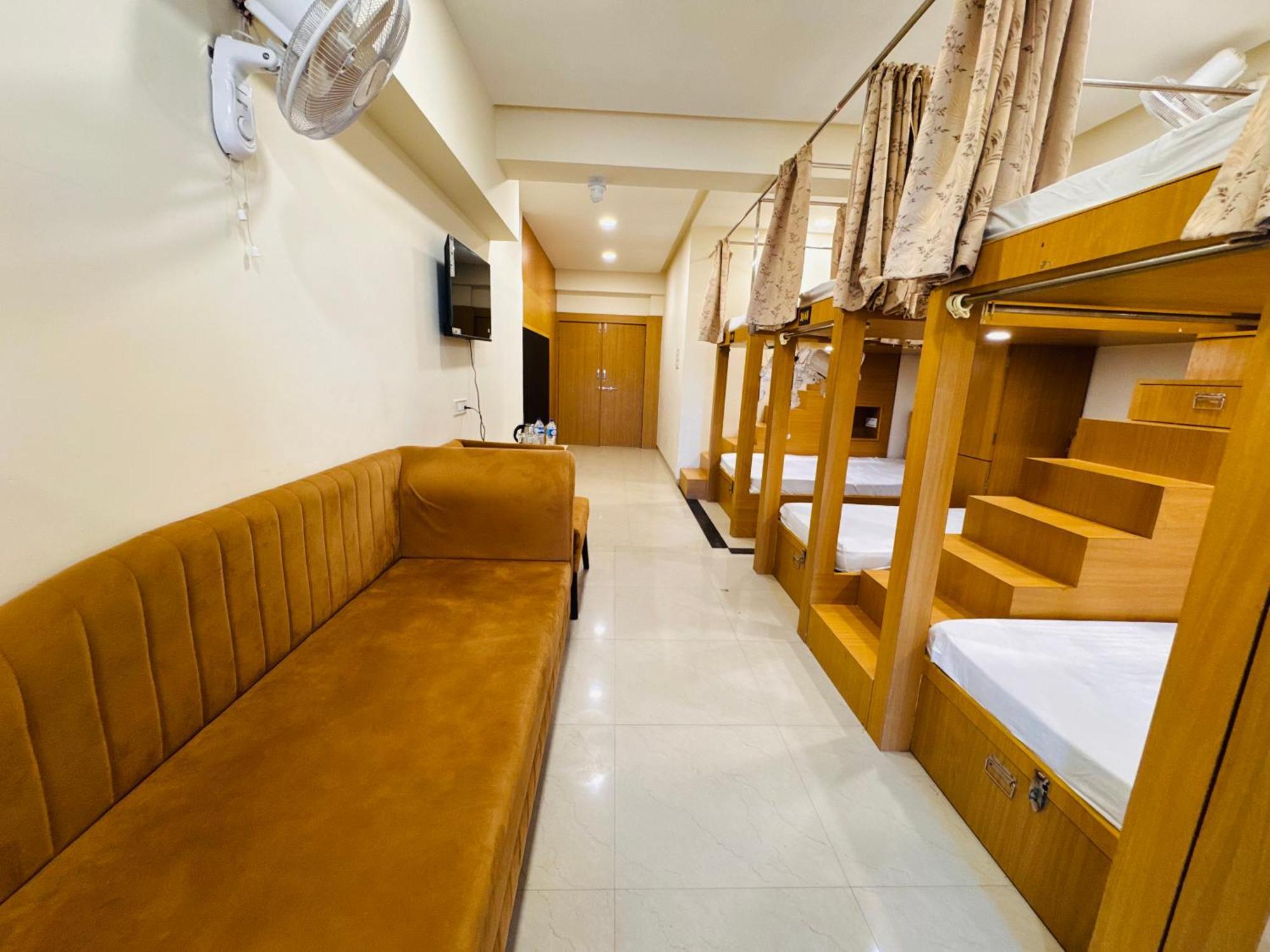 Hotel Shivlok Udždžain Exteriér fotografie